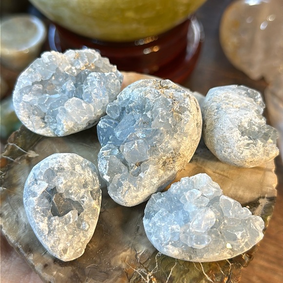 🎄SALE🎄5 Celestite Crystal Raw Stones! - Picture 3 of 7